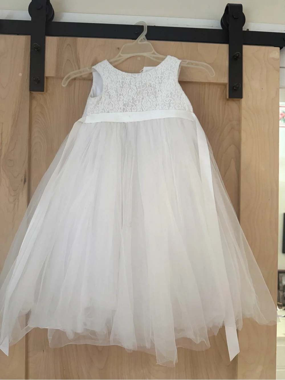 David’s Bridal Ball Gown Flower Girl Dress with Heart Cutout STYLE# RK1368